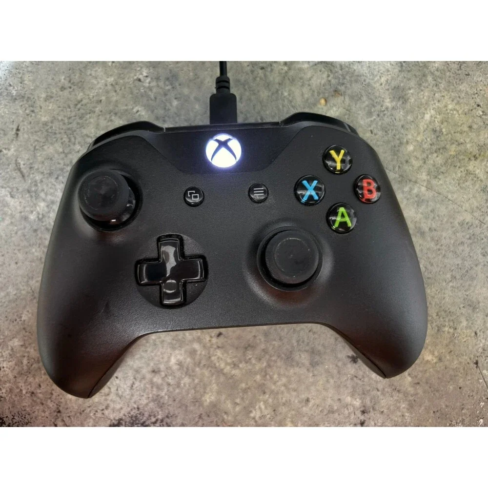 Xbox One Wireless Bluetooth Controller Model 1708 - Black (tested)